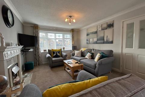3 bedroom semi-detached house for sale, Fishponds Drive, Wakefield WF4