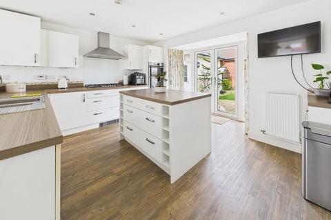 32 Gerway Close, Ottery St Mary, EX11 1GL