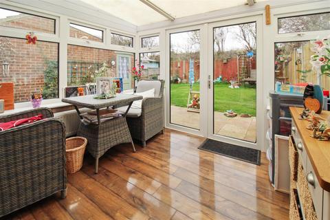 32 Hampton Close, Herne Bay, CT6 8BZ