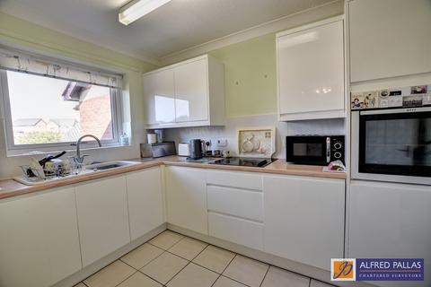 2 bedroom terraced bungalow for sale, Cuthbertson Court, Seaburn