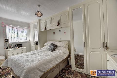 2 bedroom terraced bungalow for sale, Cuthbertson Court, Seaburn