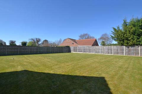 Tweedsdale Aviary Close, Grantham, NG31 9LF