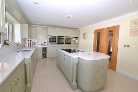 Tweedsdale Aviary Close, Grantham, NG31 9LF