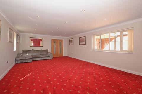 Tweedsdale Aviary Close, Grantham, NG31 9LF