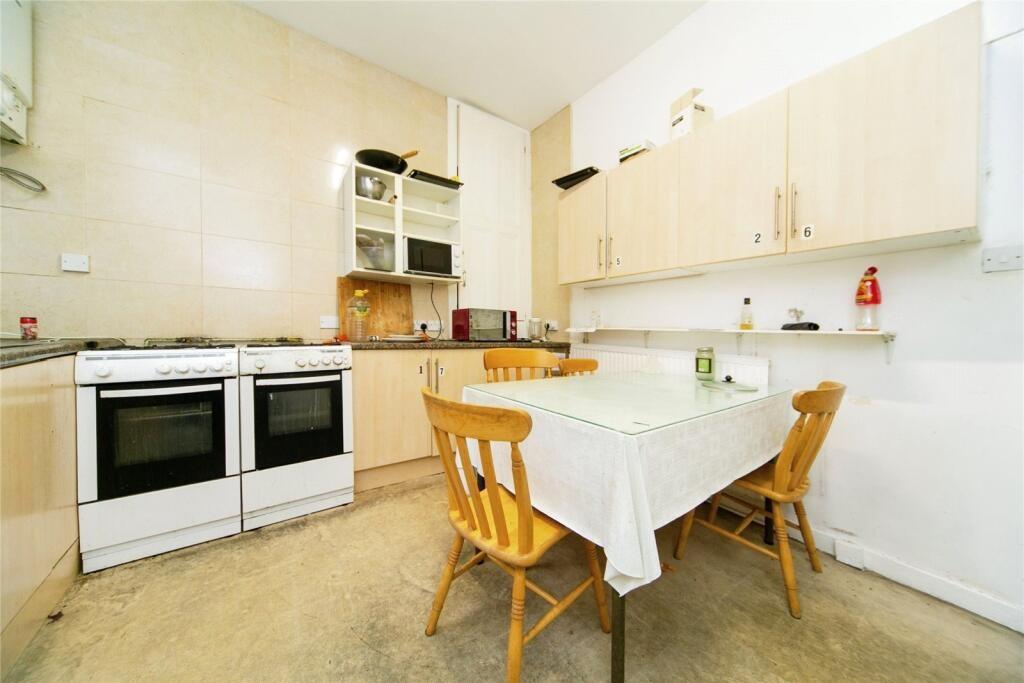 12199 cty250024 img 03 0000