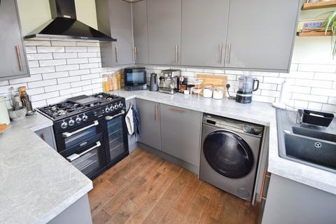 3 bedroom semi-detached house for sale, Springswood Road, Bradford BD18