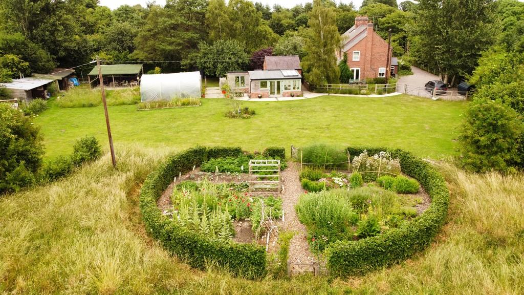 1-field-cottages04