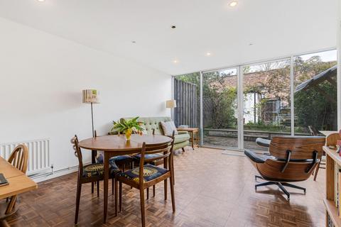 17 Hennel Close, London, SE23 2NT