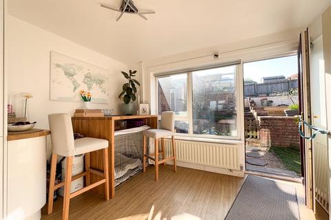 2 Castle View, Westbury, BA13 3HR
