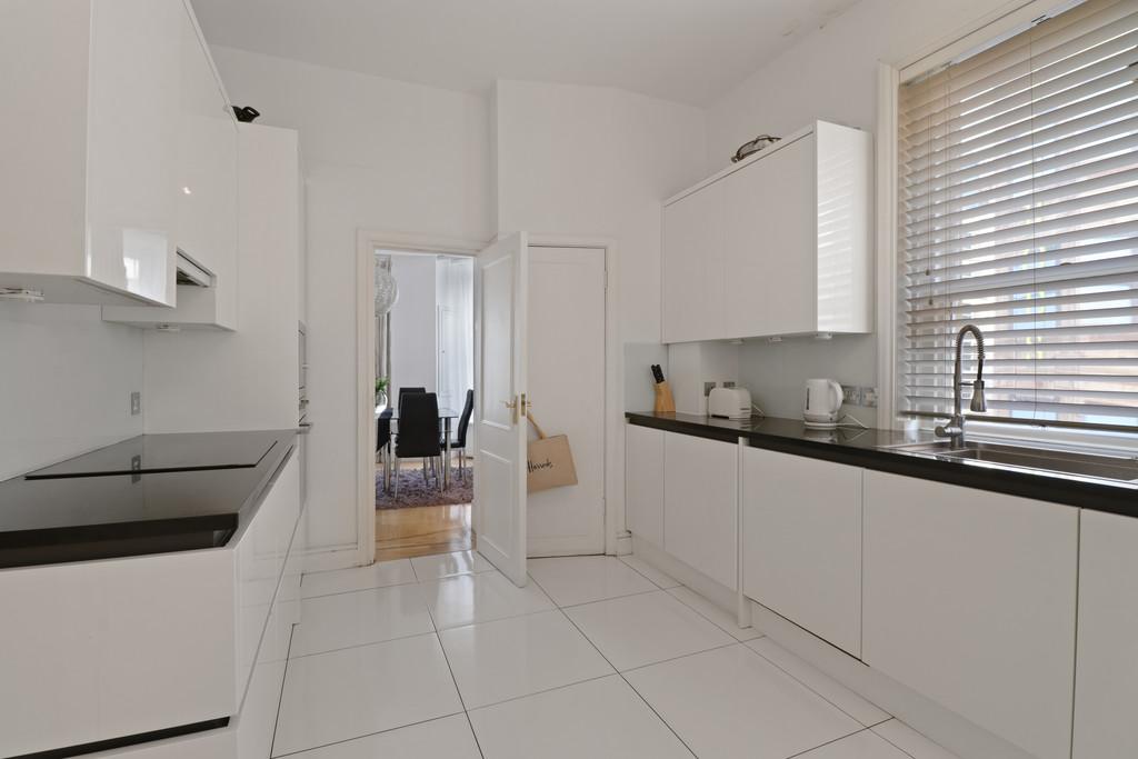 5 Kitchen 2