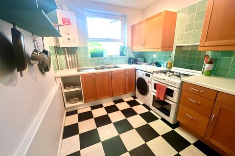 2 bedroom flat for sale, Clarendon Court, Kew Gardens Road, Kew, Richmond, Surrey TW9