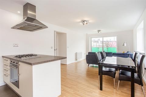 3 bedroom flat for sale, William Whiffin Square, Bow E3