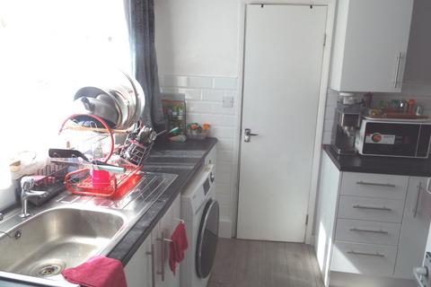 undefined, 215a & 215b Newland Avenue