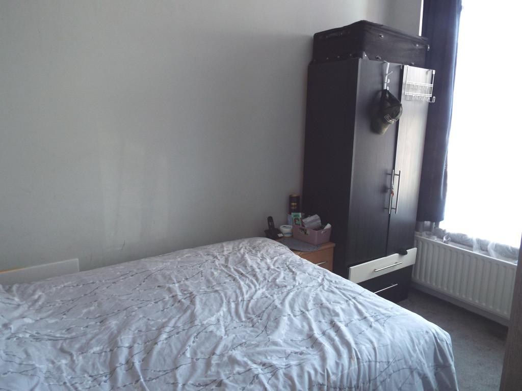 215a Bedroom 1