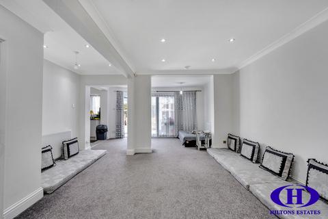 5 bedroom semi-detached house for sale, Uxbridge Road, Feltham