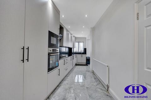5 bedroom semi-detached house for sale, Uxbridge Road, Feltham