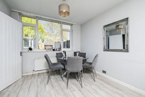 undefined, Austen Road, Farnborough GU14