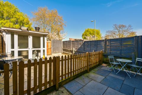 undefined, Austen Road, Farnborough GU14