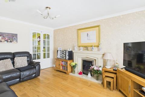 61 Brookweed, Amington, Tamworth, B77 4EA