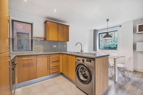 3 bedroom flat to rent, Montaigne Close, Westminster, London, SW1P