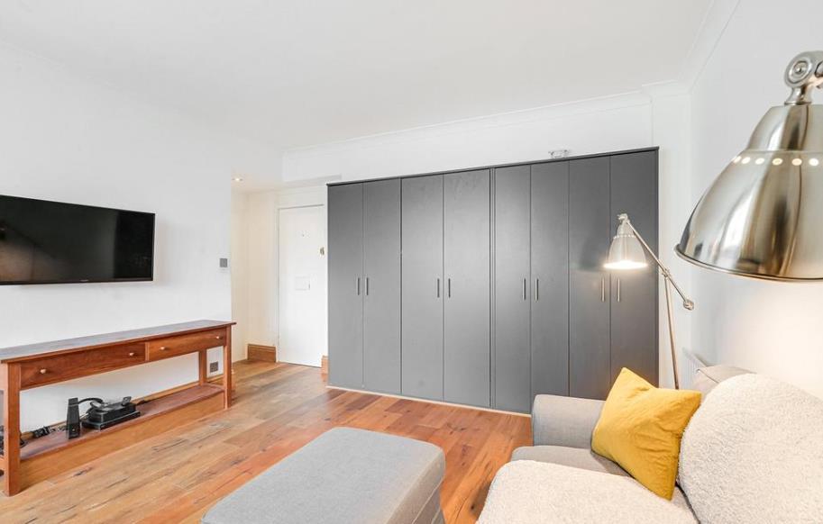 Park crescent 2 10.04.png
