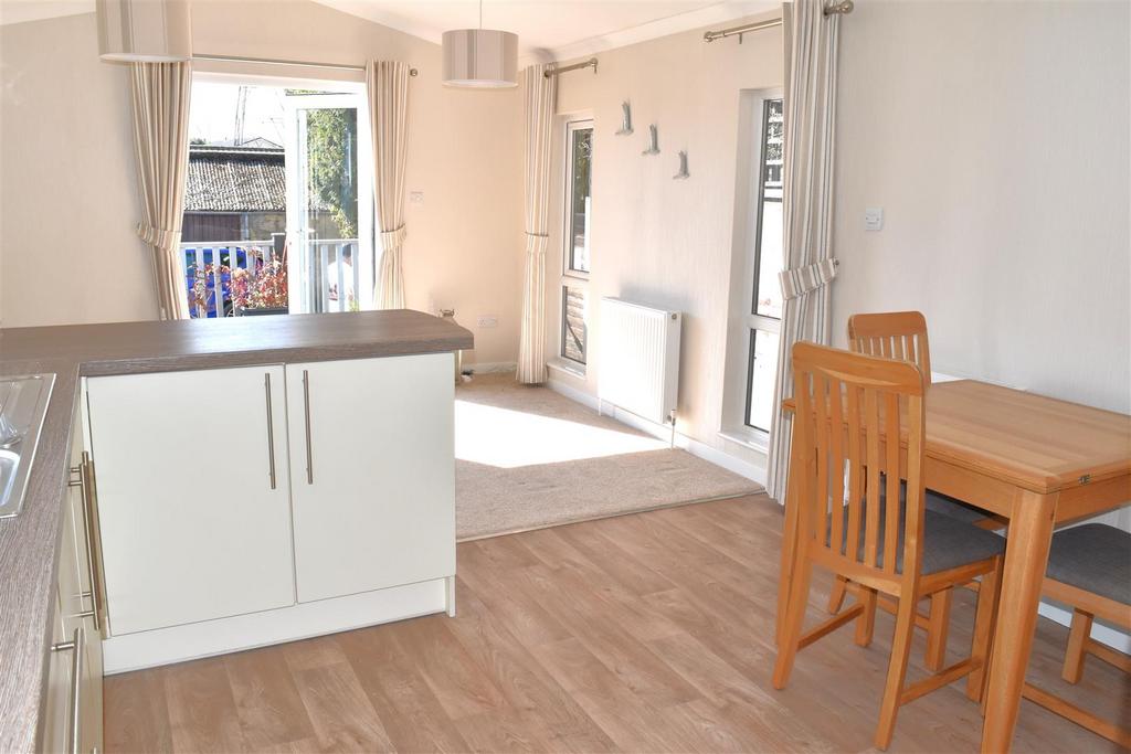 Kitchen dining room
