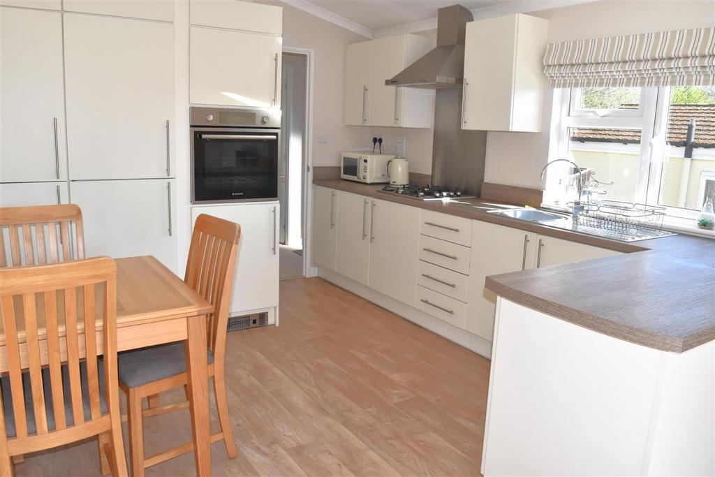 Kitchen dining room