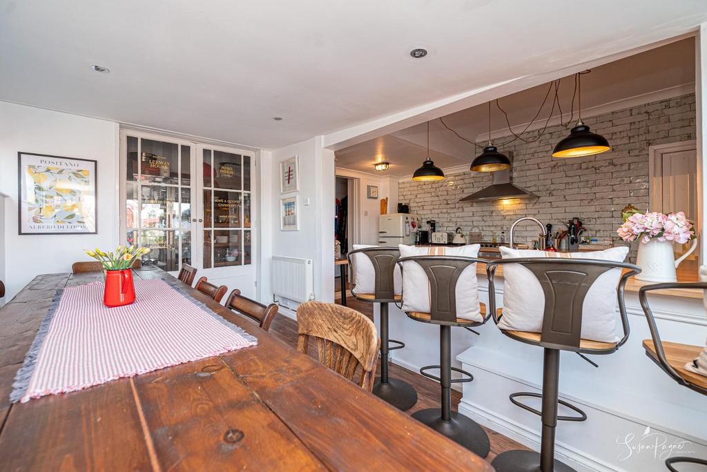 Dining/Breakfast Room