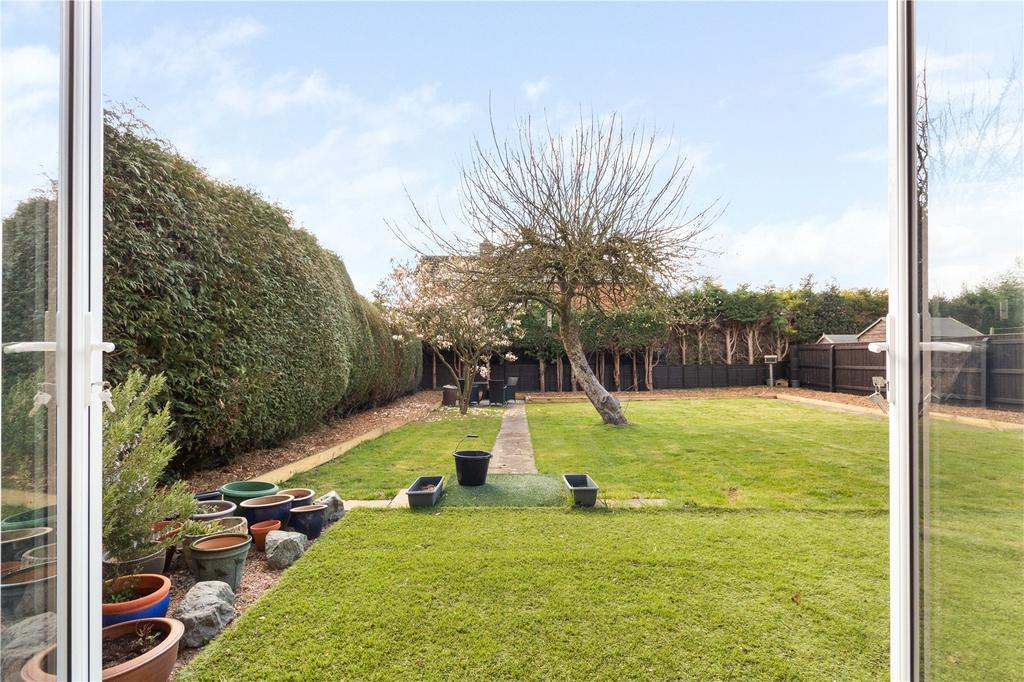 Lounge Garden View