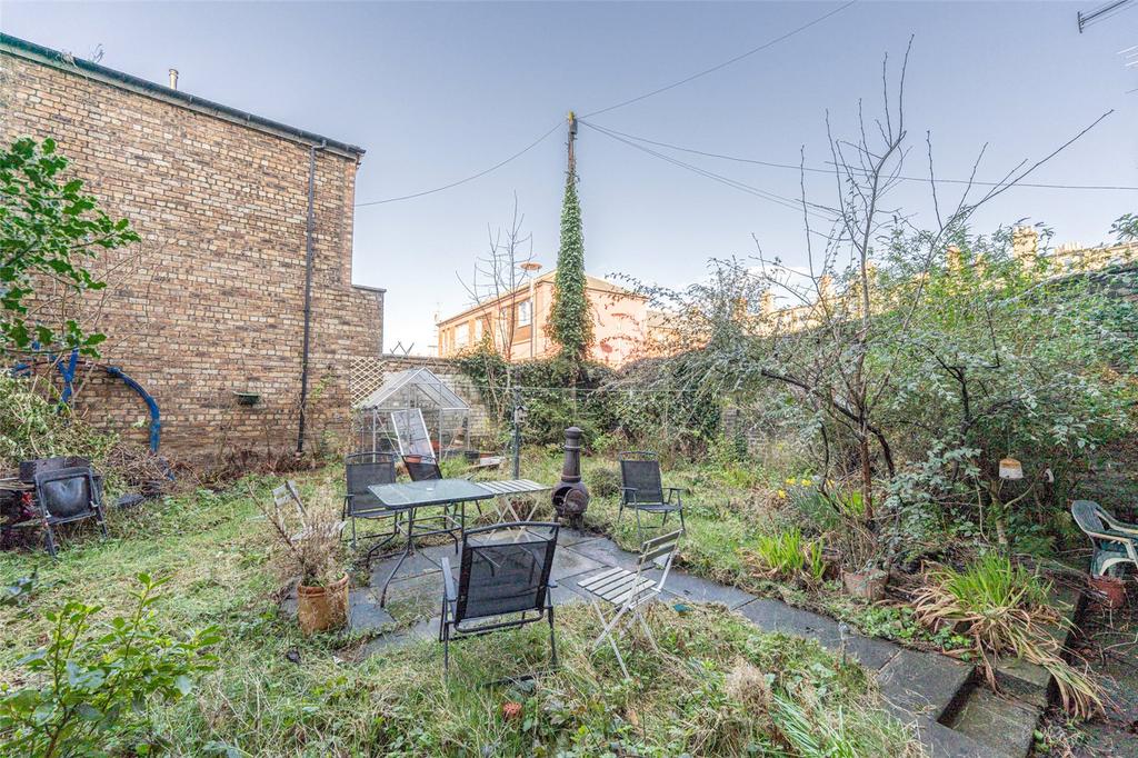 Shared Rear Garden