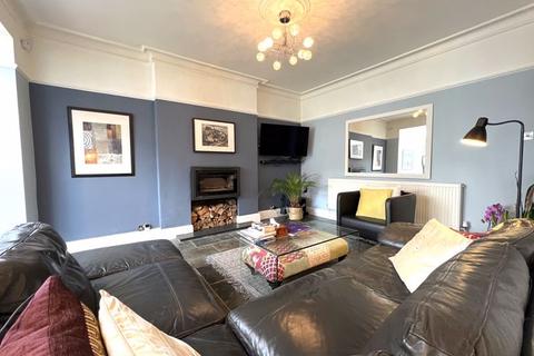 4 bedroom end of terrace house for sale, 2 Grasmere Avenue, Heath, Cardiff CF23 5PW