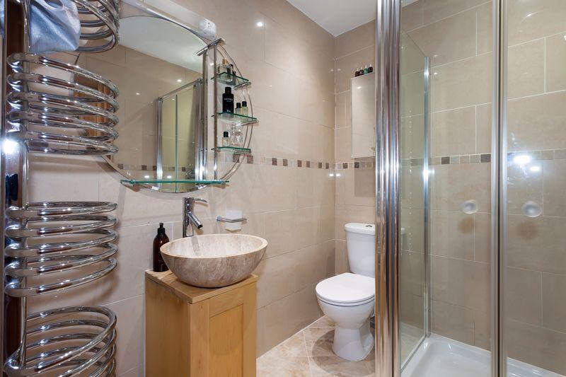 Bedroom 1 en suite