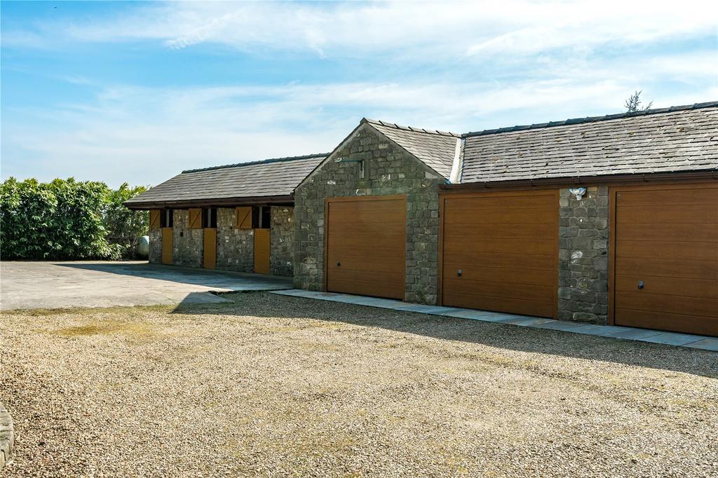 Garaging and Stable