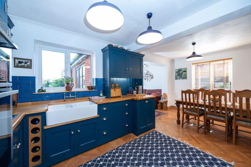 Living dining...