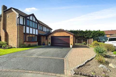 4 bedroom detached house for sale, Newark Avenue, Radcliffe