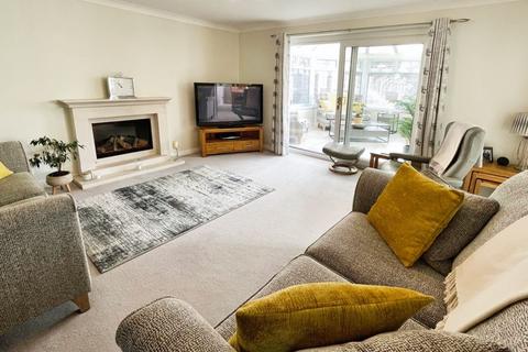 4 bedroom detached house for sale, Newark Avenue, Radcliffe