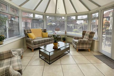 4 bedroom detached house for sale, Newark Avenue, Radcliffe