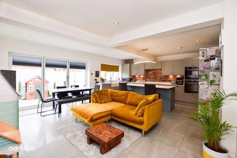 4 bedroom detached house for sale, Rushgreen Road, Lymm, WA13 9QN