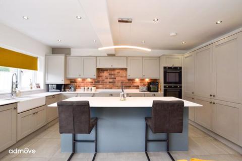 4 bedroom detached house for sale, Rushgreen Road, Lymm, WA13 9QN