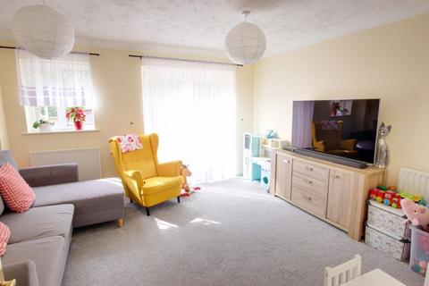 2 bedroom detached house to rent, Woodhouse Gardens, Trowbridge