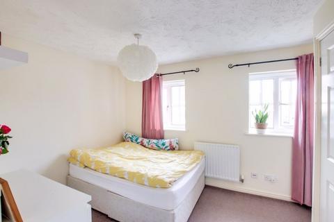 2 bedroom detached house to rent, Woodhouse Gardens, Trowbridge