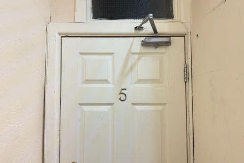 2 bedroom flat to rent, Hartington Road, Heaton, Bolton. *AVAILABLE NOW*