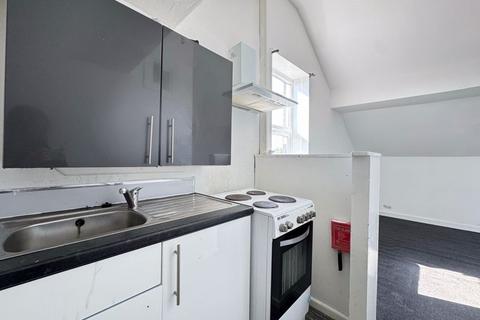 2 bedroom flat to rent, Hartington Road, Heaton, Bolton. *AVAILABLE NOW*