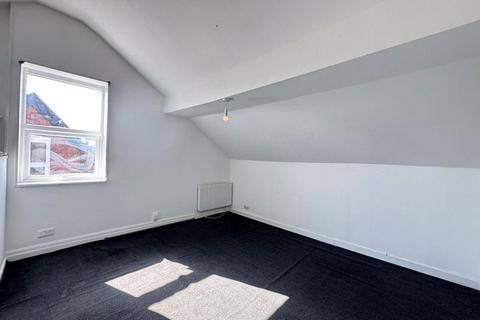 2 bedroom flat to rent, Hartington Road, Heaton, Bolton. *AVAILABLE NOW*
