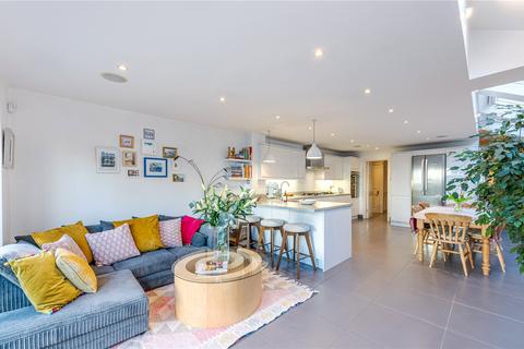 48 Vanderbilt Road, London, SW18 3BQ