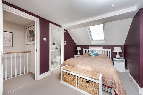 48 Vanderbilt Road, London, SW18 3BQ