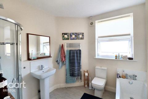 8 Napier Square, Bristol, BS11 9AJ