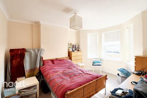 8 Napier Square, Bristol, BS11 9AJ
