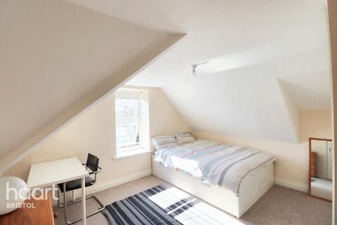 8 Napier Square, Bristol, BS11 9AJ