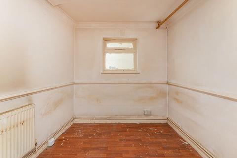Studio for sale, Dunraven Drive, Enfield